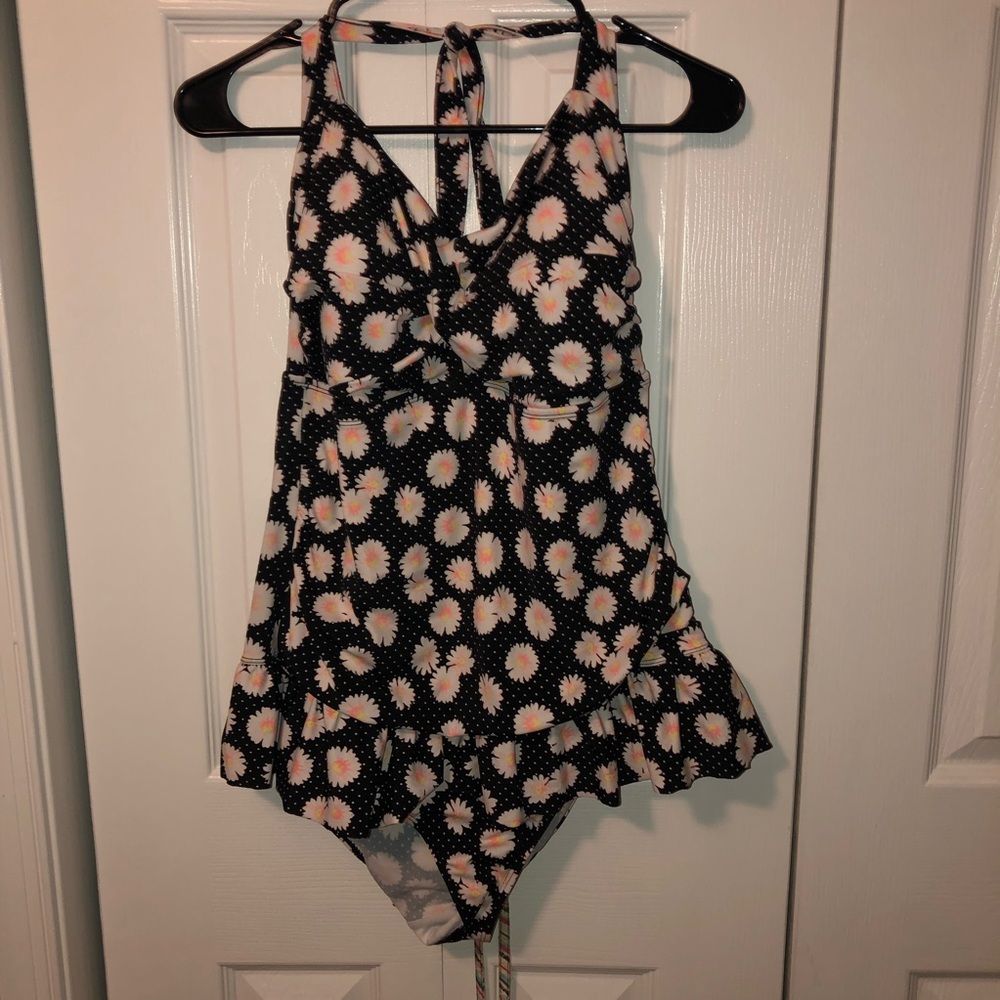 Daisy bathing suit